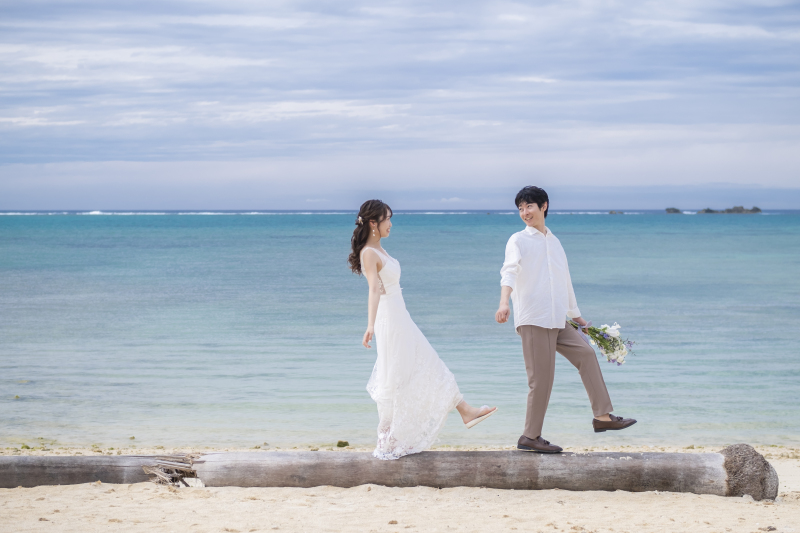 続々と海開き!ウェディングドレスでウォーターインフォトも楽しもう♪