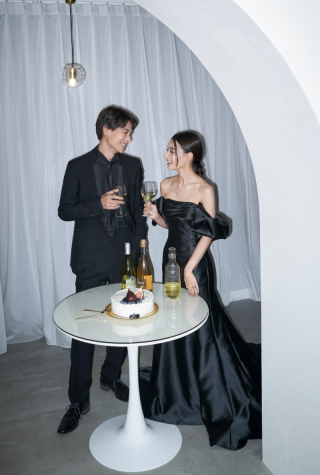 挙式をされない方も。パーティをイメージした背景をご紹介