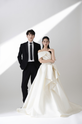 真っ白で洗礼されたスタイリッシュな新背景をご紹介