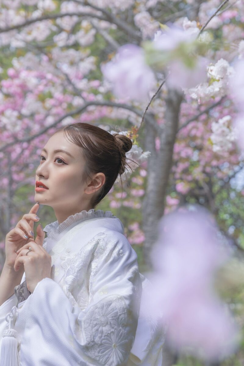 春だけの特別な1枚を。桜と新緑のウェディングフォト