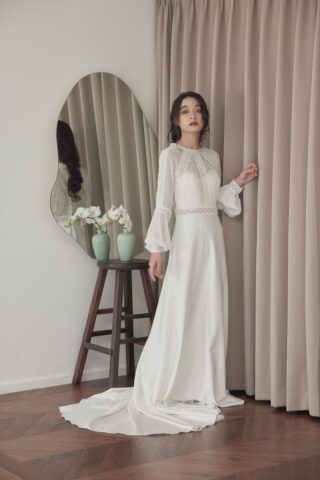 大人っぽくドレスを着こなしたいあなたに。