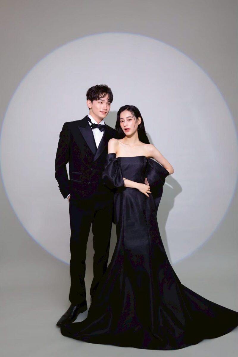 二人の空気感をそのままに。ドラマチックな背景で叶える記憶に残る洋装フォト
