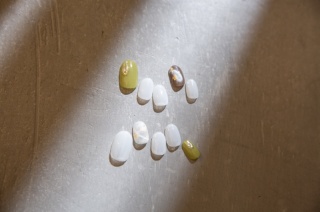 指先までも特別に。ネイルチップレンタルやってます！