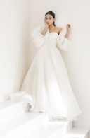 二の腕のコンプレックスはドレスで解決！