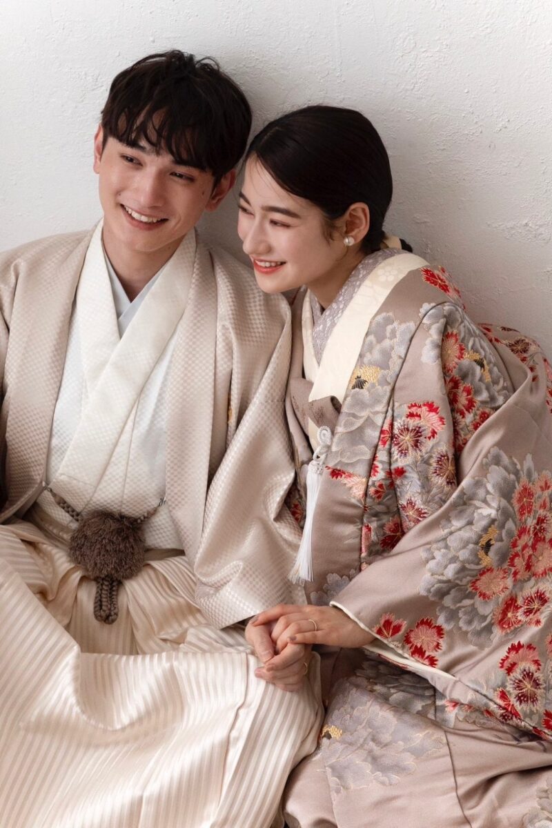 【花とフォトウェディング】スタジオ撮影なのにお花に囲まれて撮影ができる!