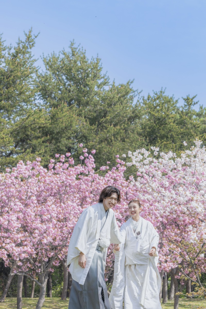 春だけの特別な1枚を。桜と新緑のウェディングフォト
