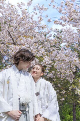 春だけの特別な1枚を。桜と新緑のウェディングフォト