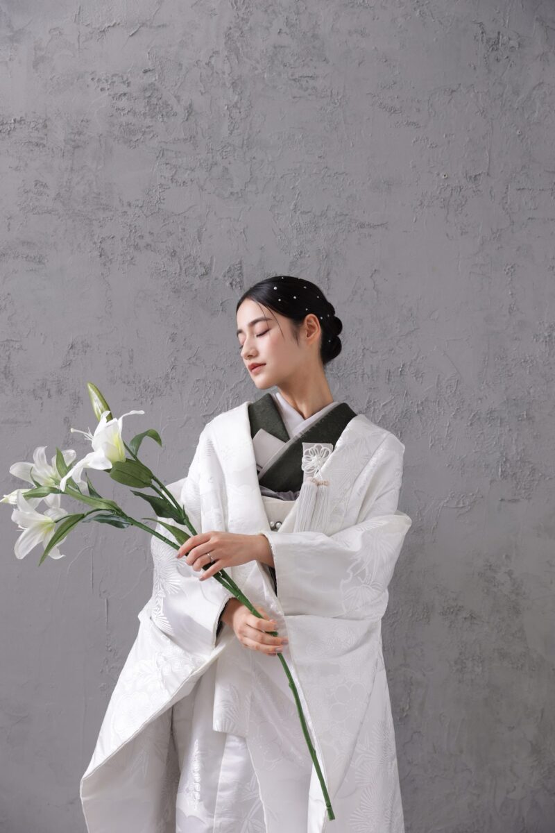 白無垢を自分らしくアップデート。おしゃれ花嫁が選ぶ「色小物」の魔法