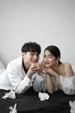 ドレスに合わせるタキシードって?ドレスとタキシードの組み合わせをご紹介