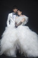 aim札幌店から非日常的なモノトーンの世界観のウェディングフォトが新登場！