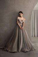 大人の色気漂う、お洒落ウェディングドレス・カラードレスのご紹介