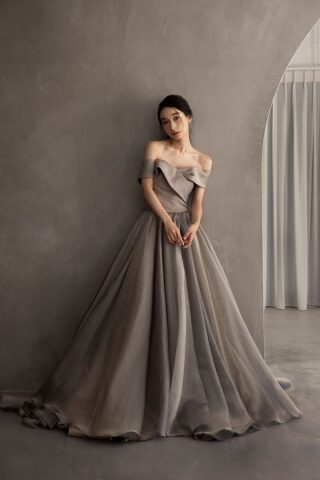 大人の色気漂う、お洒落ウェディングドレス・カラードレスのご紹介