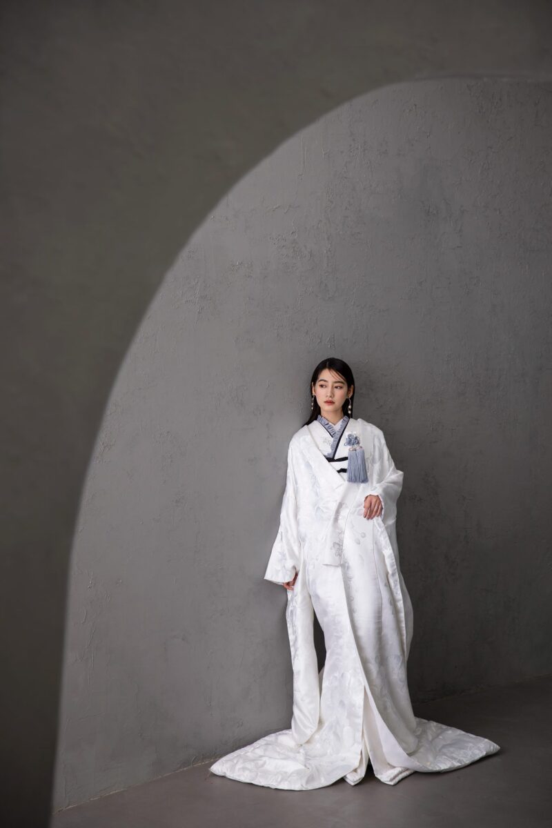 白無垢を自分らしくアップデート。おしゃれ花嫁が選ぶ「色小物」の魔法