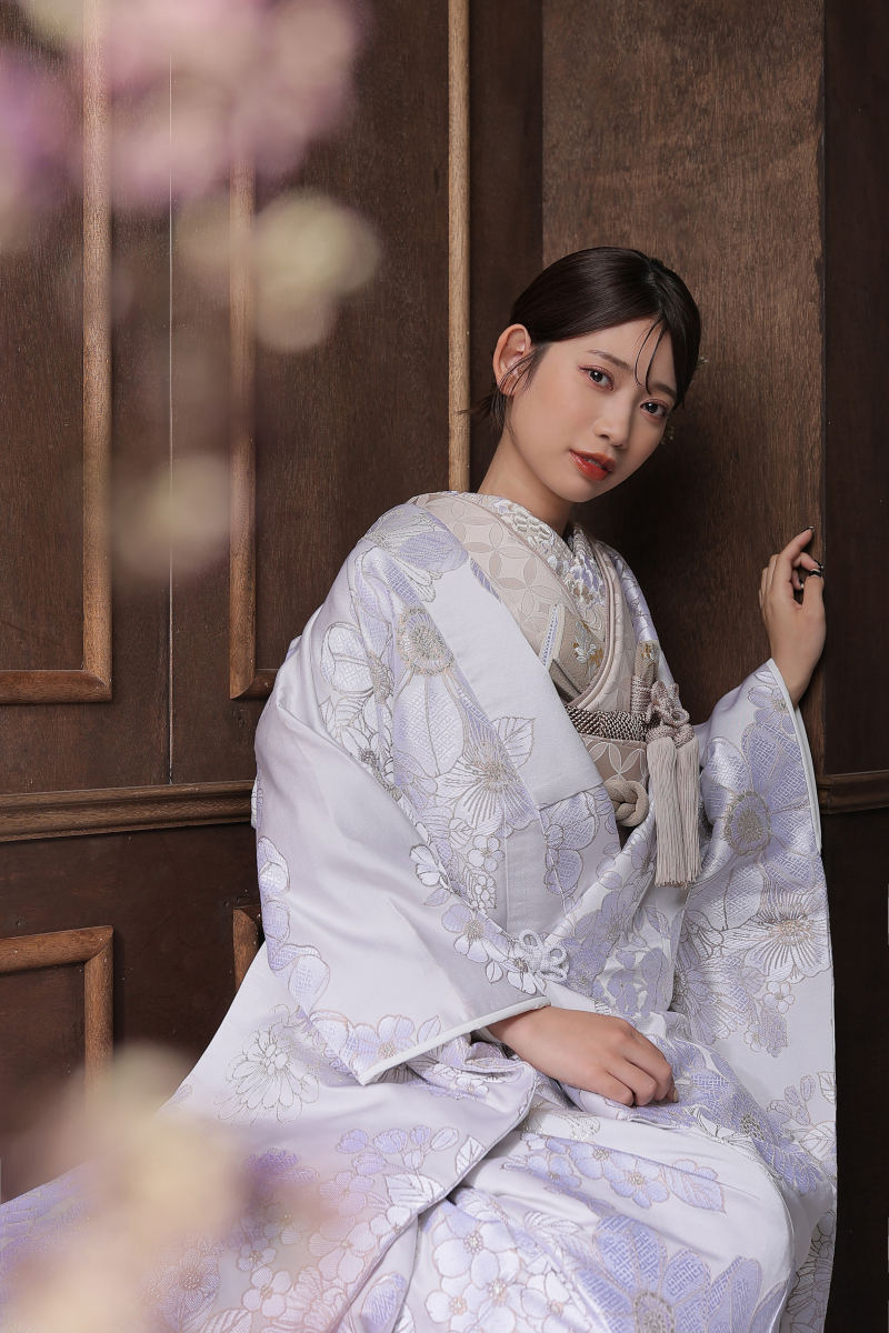 【CLASSY LINE】のお衣装に合うヘアセット&メイクをご紹介!