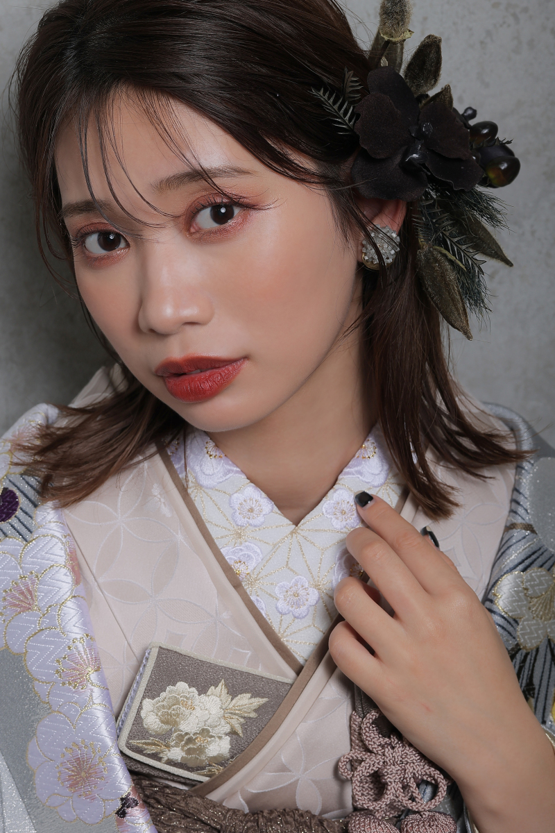 【CLASSY LINE】のお衣装に合うヘアセット&メイクをご紹介!