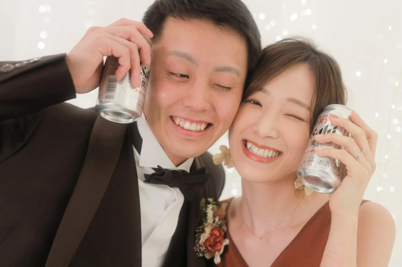 前撮りの参考に!撮影小物を使ったショットをご紹介♩