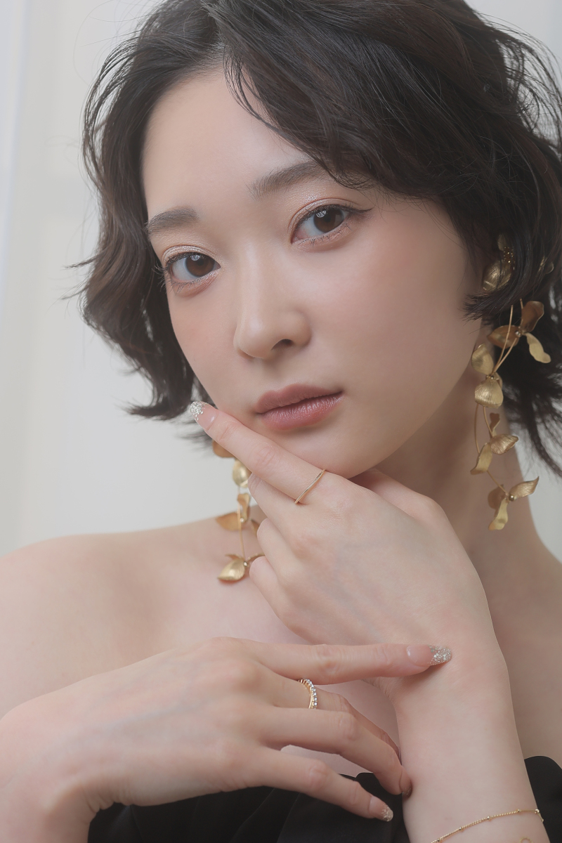 【CLASSY LINE】のお衣装に合うヘアセット&メイクをご紹介!