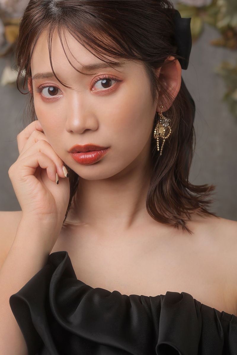 【CLASSY LINE】のお衣装に合うヘアセット&メイクをご紹介!