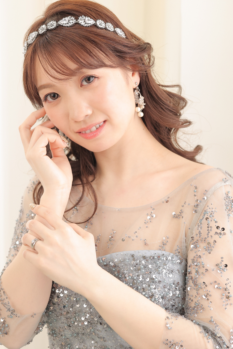 【CLASSY LINE】のお衣装に合うヘアセット&メイクをご紹介!
