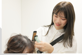 ヘアメイクスタッフ紹介♡