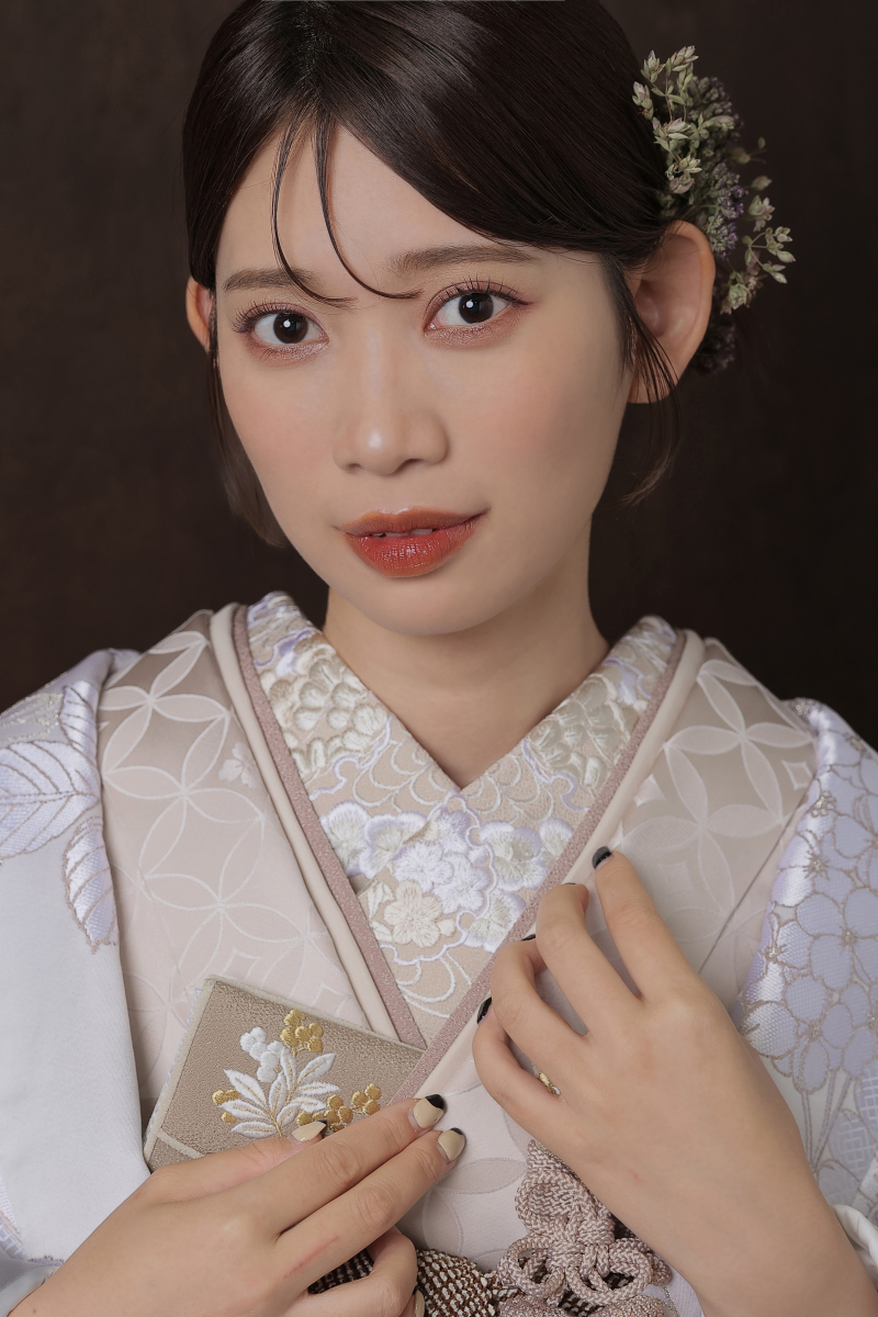 【CLASSY LINE】のお衣装に合うヘアセット&メイクをご紹介!