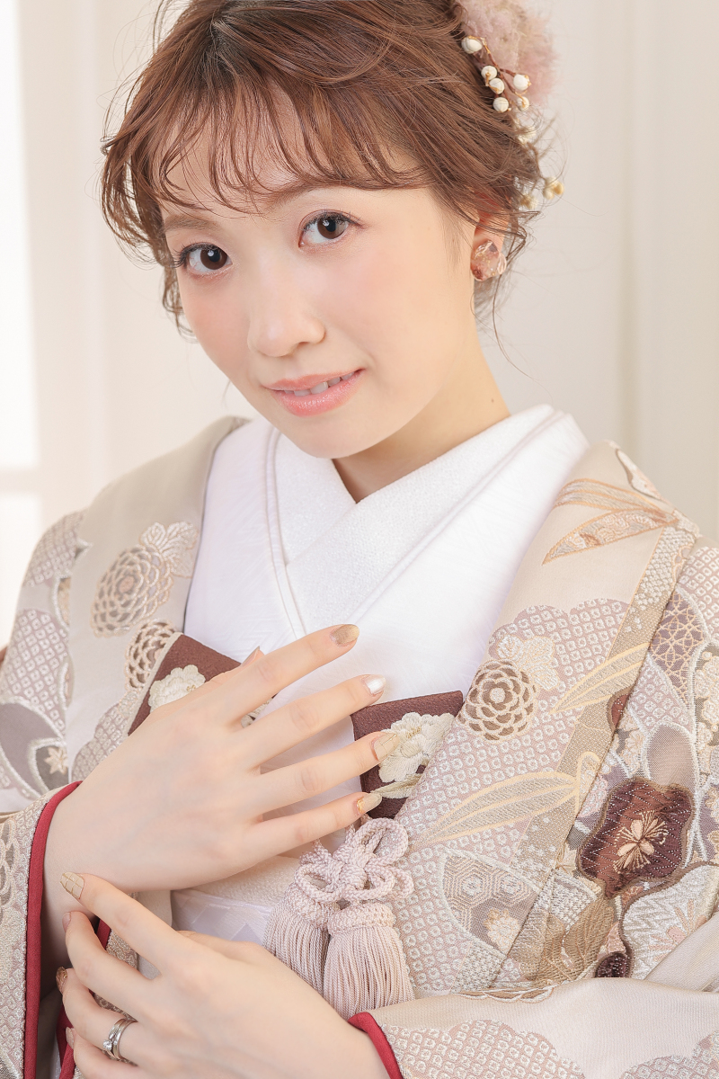 【CLASSY LINE】のお衣装に合うヘアセット&メイクをご紹介!
