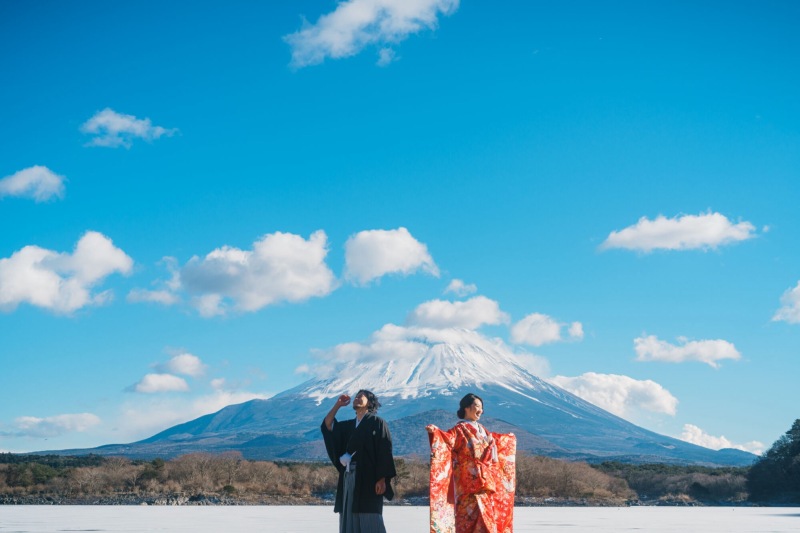 積雪の美しい冬の富士山ロケーションフォト