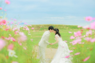 夏〜秋はお花畑も撮影可能・洋装富士ロケーションフォト