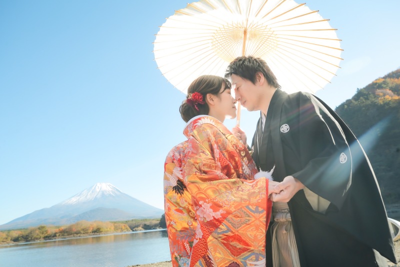 雪化粧の富士山をバックに!美しい和装富士周遊プラン