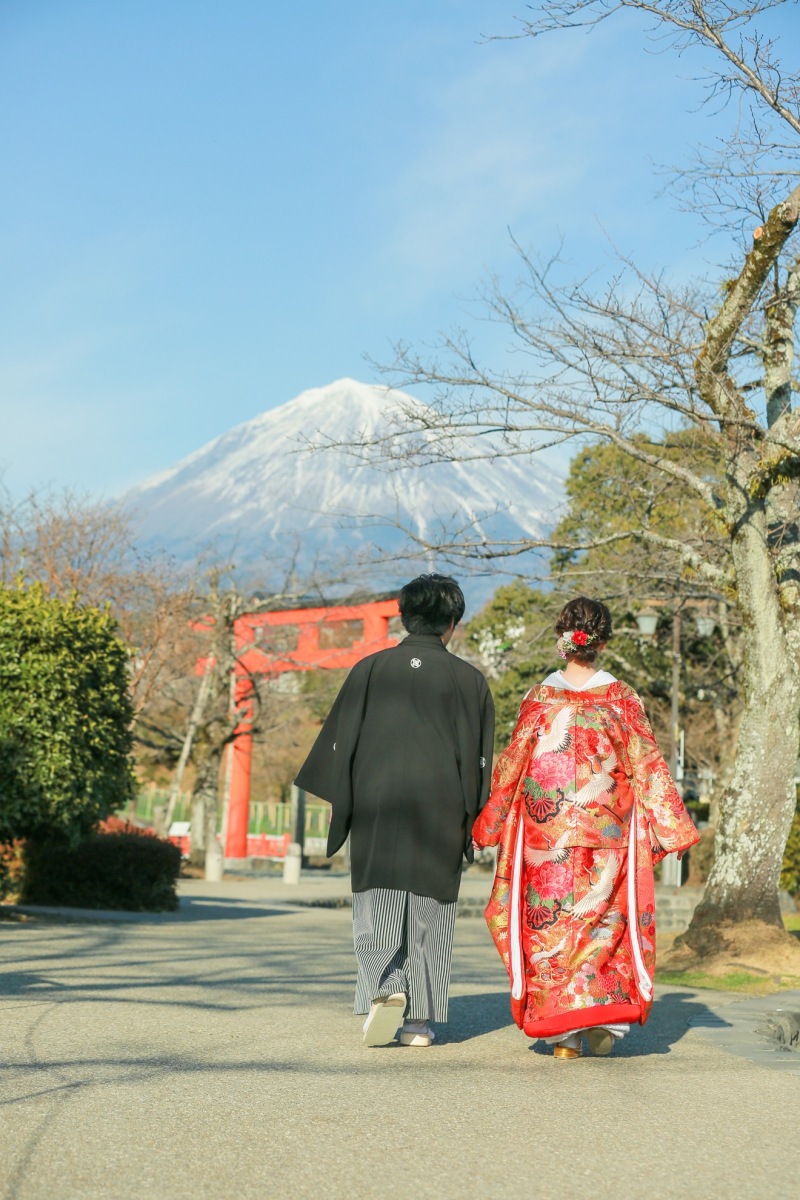 積雪の富士山と和装撮影