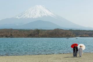 秋の富士山和装写真