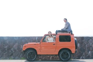 愛車と一緒にウェディングフォト