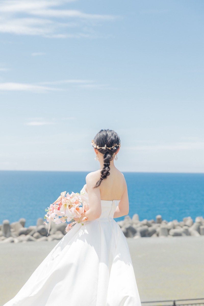 海や森、芝生など様々な場所で撮影する洋装プラン