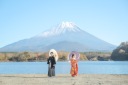 雪化粧の富士山をバックに!美しい和装富士周遊プラン