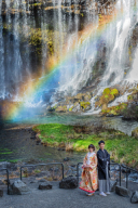 マイナスイオンを感じる美しい滝や森での撮影