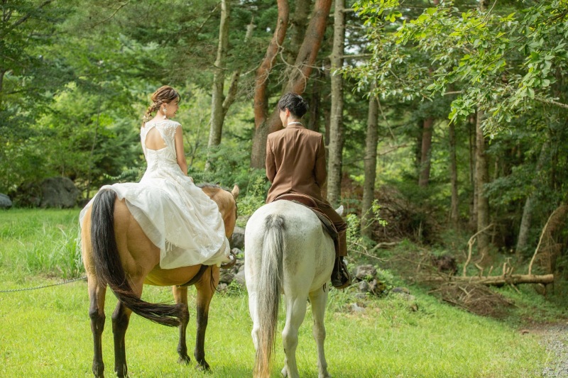 全国のお馬さん好きなお二人にピッタリの乗馬ウェディング