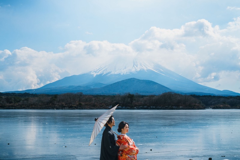 積雪の美しい冬の富士山ロケーションフォト