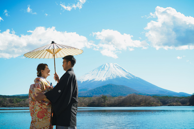 美しい富士山をバックに撮影する秋〜冬のロケーション撮影