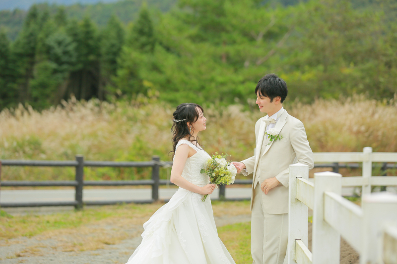 夏〜秋はお花畑も撮影可能・洋装富士ロケーションフォト