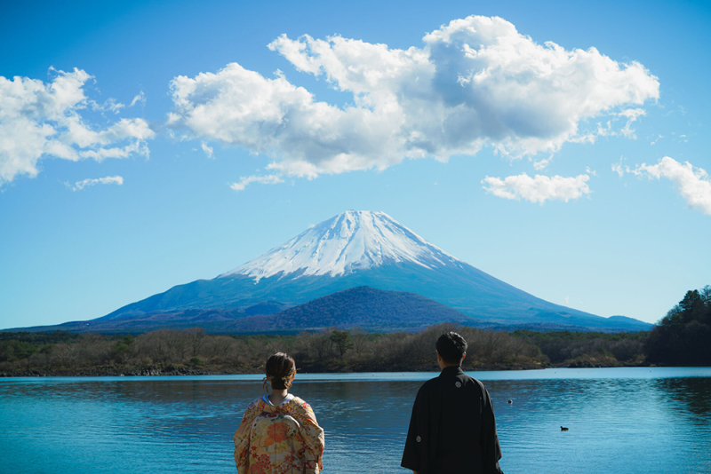 美しい富士山をバックに撮影する秋〜冬のロケーション撮影