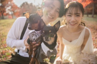 わんちゃんも一緒のウェディングフォト