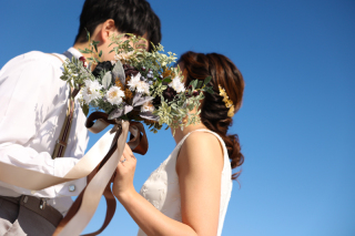 ブーケ顔隠しショット