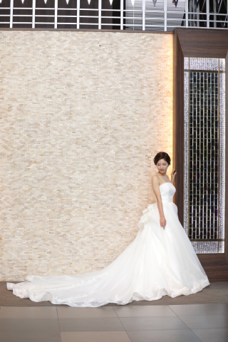 ロングトレーンウエディングドレス