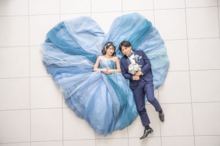 SNS映え♡ドレスをハート型にしたキュートなお写真♪