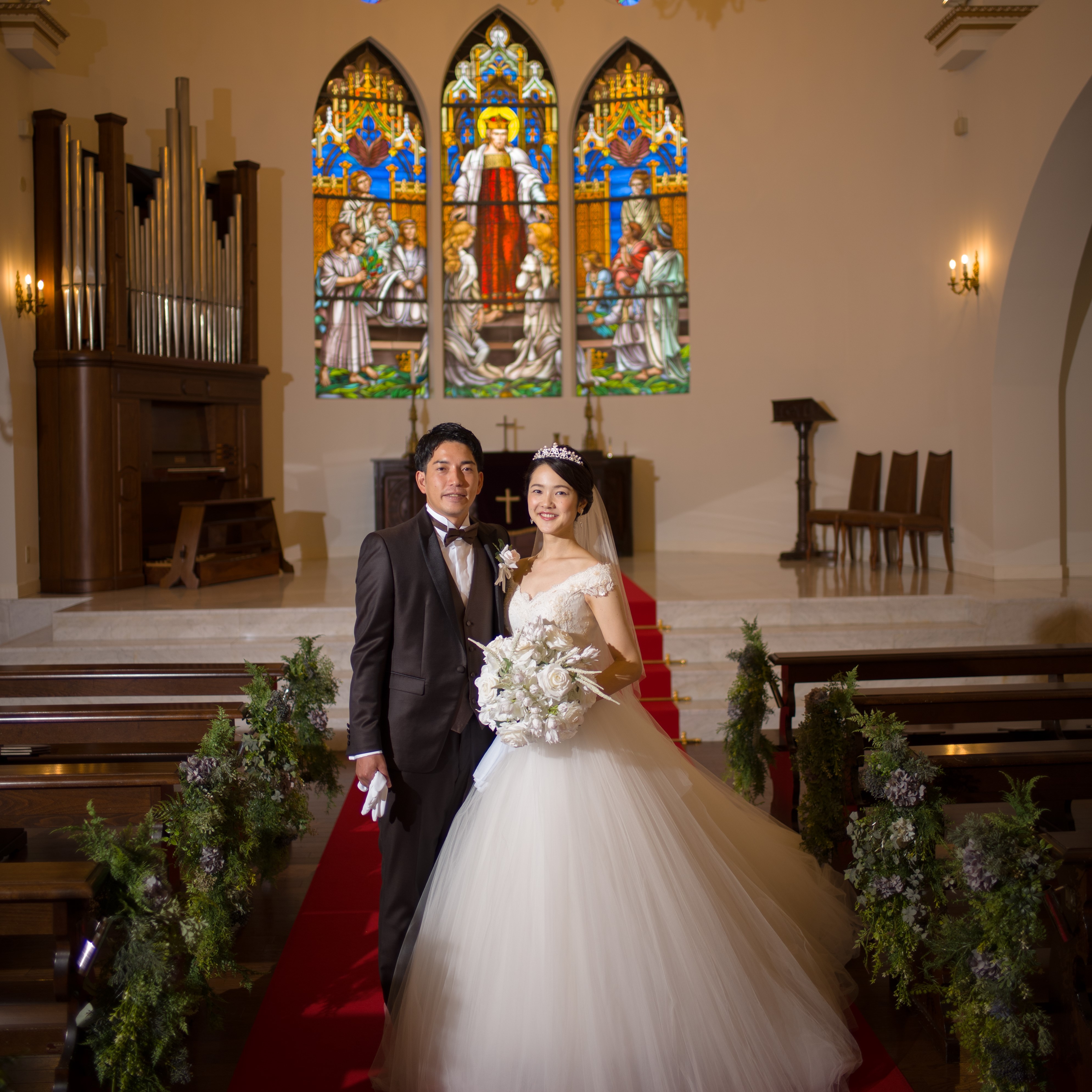 ステンドグラスが煌めく教会挙式 公開日 年8月27日 門司港レトロフォトウエディング 福岡県でフォトウェディング探すならphotorait ステンドグラスが煌めく教会挙式 公開日 年8月27日 門司港レトロフォトウエディング 福岡県でフォトウェディング探すならphotorait