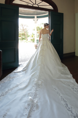 新作ドレス入荷！