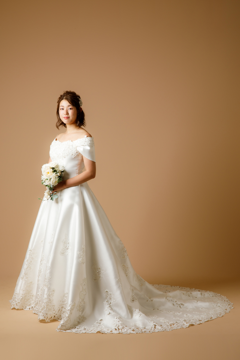 実際にKindをご利用いただいたお客様のドレス写真をご紹介 前編