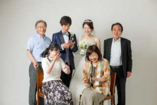 ご両家顔合わせが集合写真でも良くないですか？