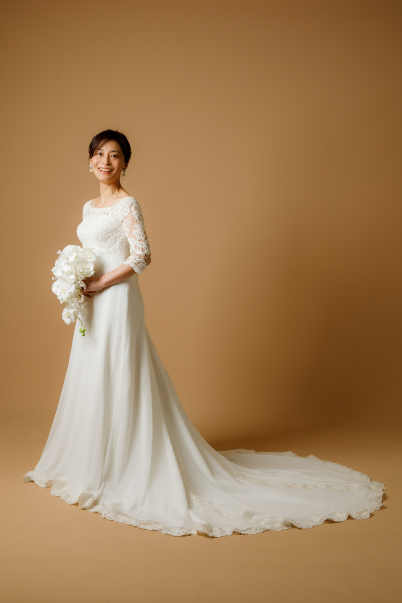 実際にKindをご利用いただいたお客様のドレス写真です　後編
