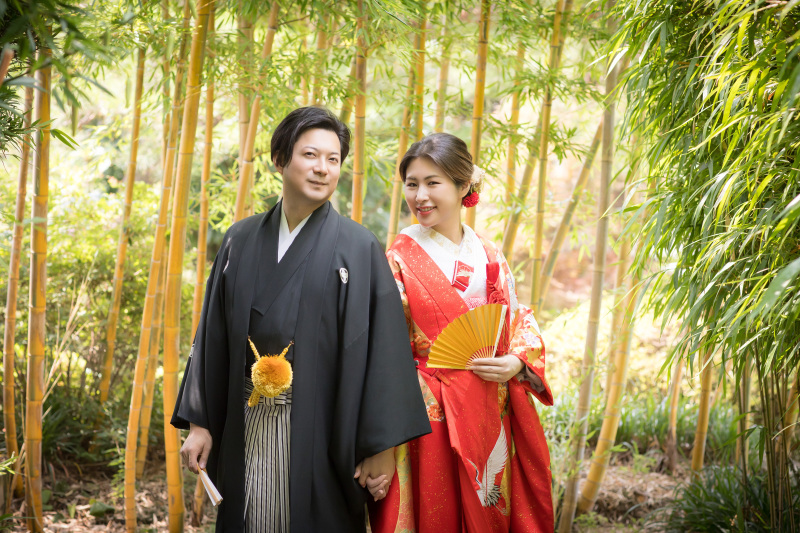 和装2着で白無垢綿帽子がお似合いなお二人